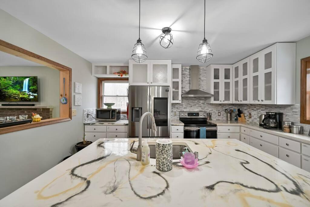 Poconos Peaceful Retreat - Families & Large Groups Villa Tobyhanna Exteriör bild